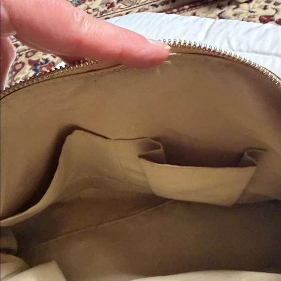 Coach Camel Leather Bag with Cream Scarf - Picture 4 of 13